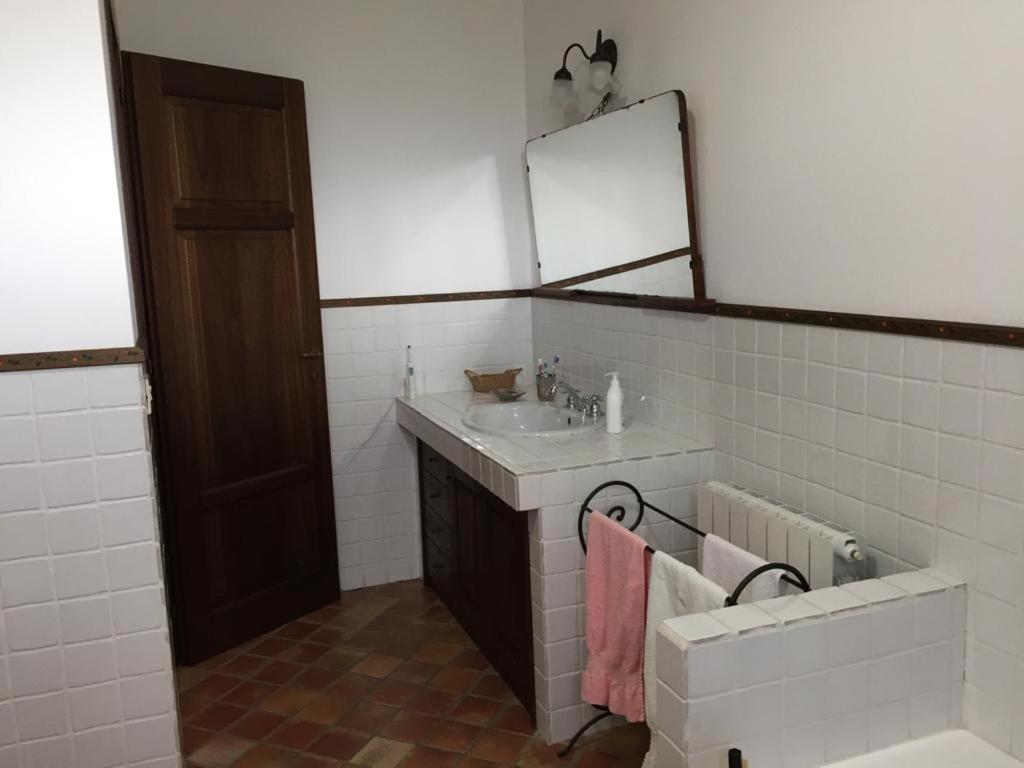 ampia casa padronale cod IUN P3279 Ollastra Esterno foto